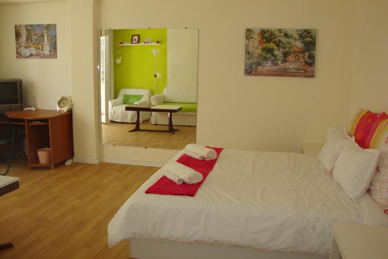 Guest Rooms Colours Kazanlŭk المظهر الخارجي الصورة