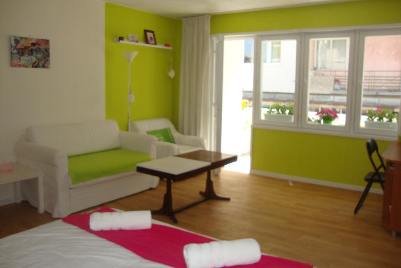Guest Rooms Colours Kazanlŭk المظهر الخارجي الصورة