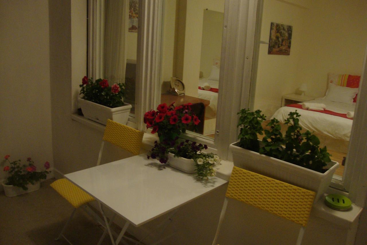 Guest Rooms Colours Kazanlŭk المظهر الخارجي الصورة
