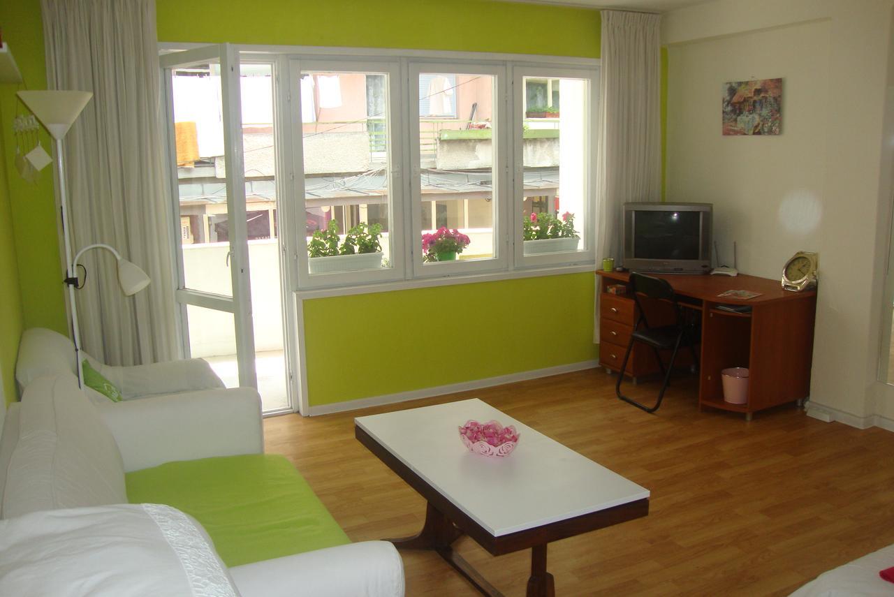 Guest Rooms Colours Kazanlŭk المظهر الخارجي الصورة