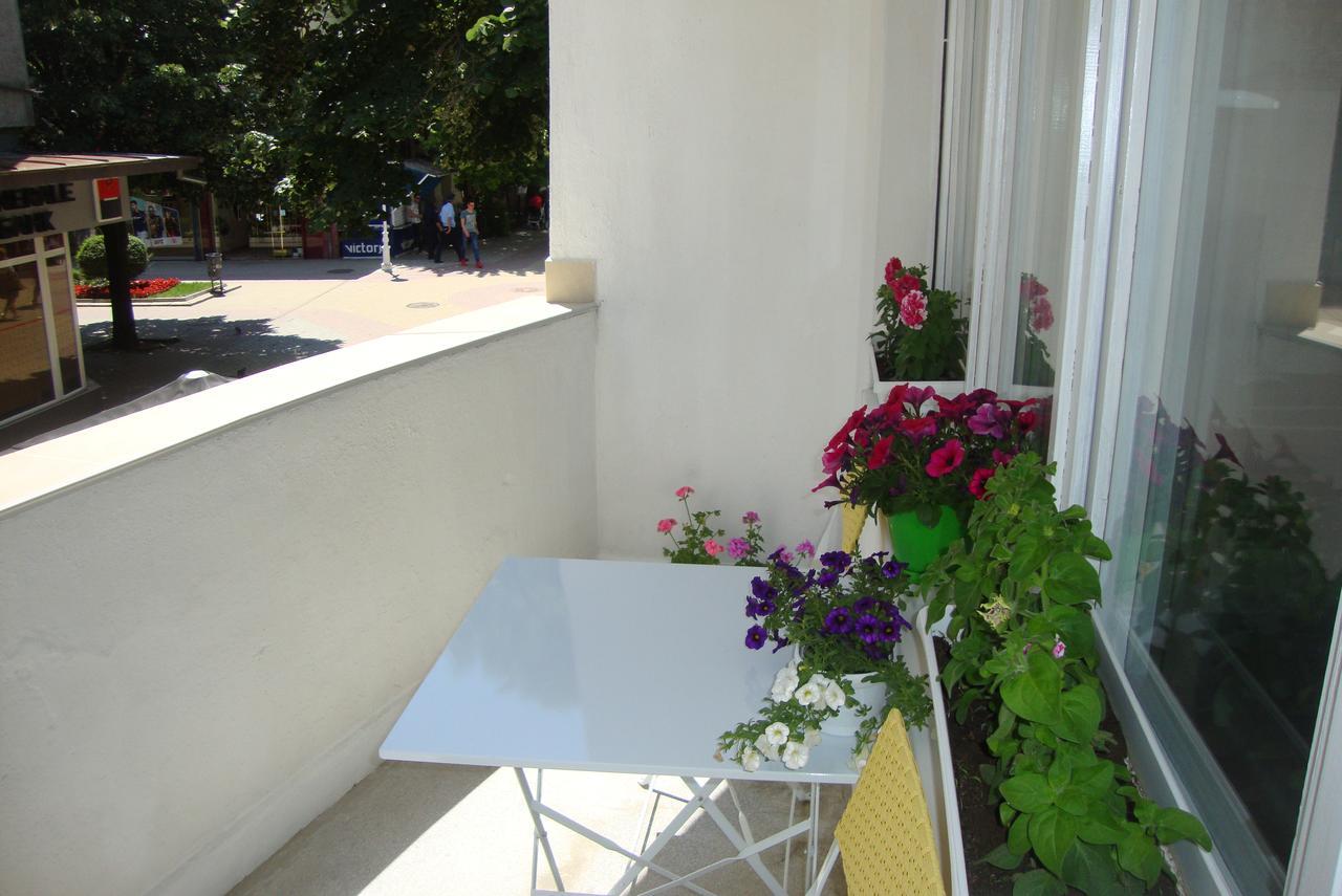 Guest Rooms Colours Kazanlŭk المظهر الخارجي الصورة