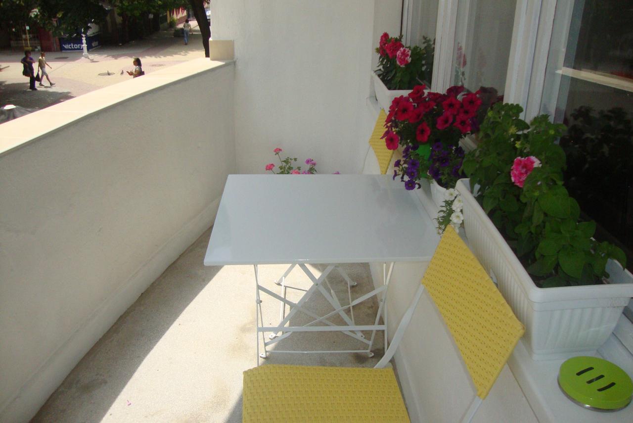 Guest Rooms Colours Kazanlŭk المظهر الخارجي الصورة