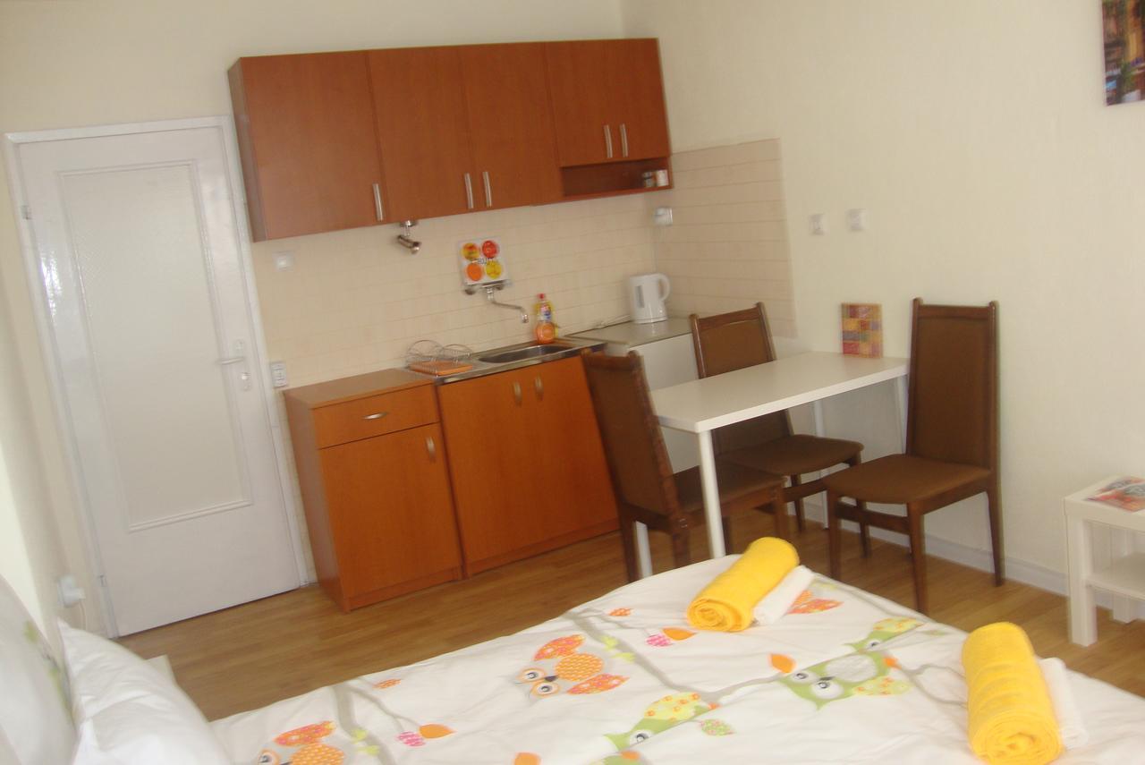 Guest Rooms Colours Kazanlŭk المظهر الخارجي الصورة