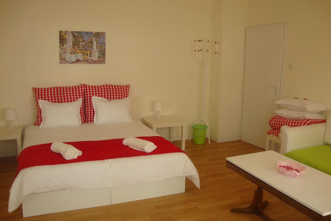Guest Rooms Colours Kazanlŭk المظهر الخارجي الصورة